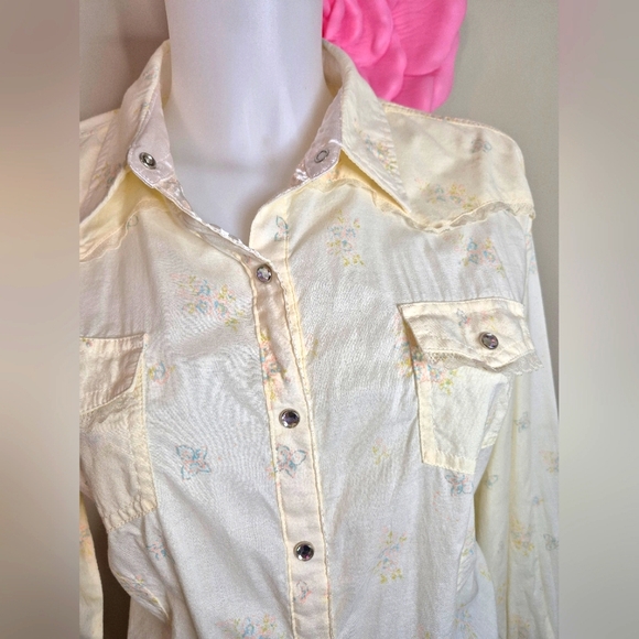 Vintage Western Style Shirt Lace Trim Snaps Floral Rodeo Stampede - Picture 6 of 9